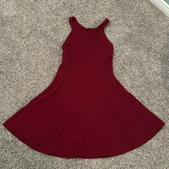 Red barely worn dress. Size medium. - Picture 1 of 3